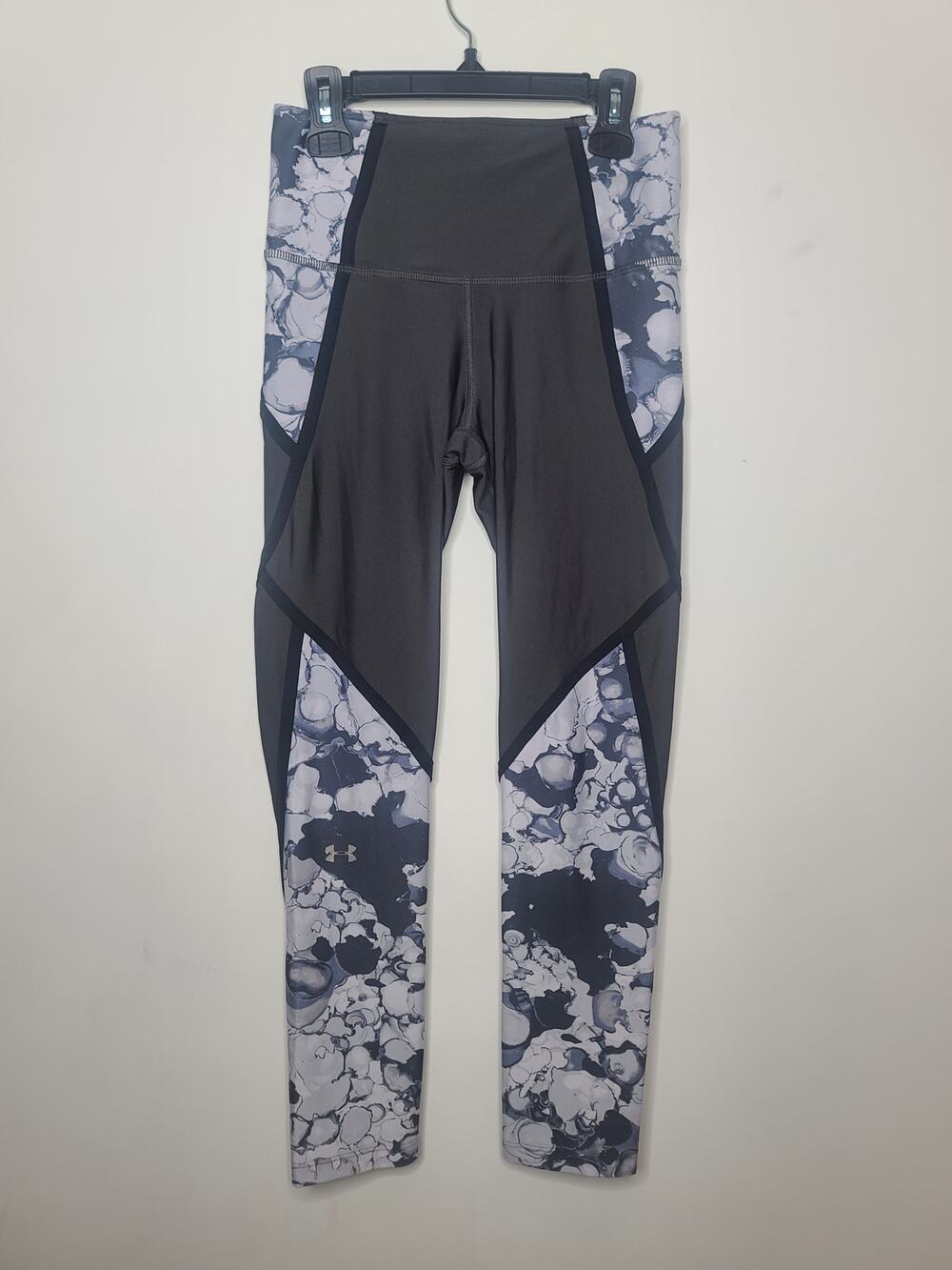 Under Armour Heat Gear Compression grey capri leggings - small
